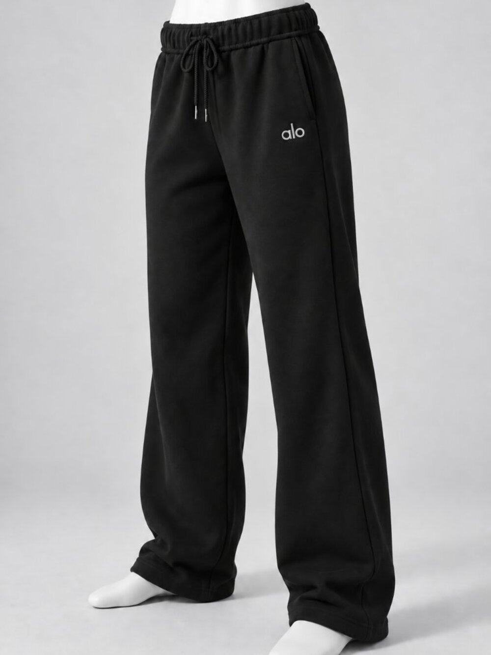 Alo Yoga Accolade Black Straight Leg Sweatpants Silver Logo - Picture 2 of 3